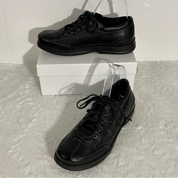 Apex Shoes - NEW Apex Robyn Petal Sneakers Women’s Size 9.5 Black Leather Cut Out Flowers